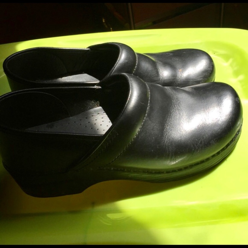 Dansko Black Oiled Leather Clog, Size 41